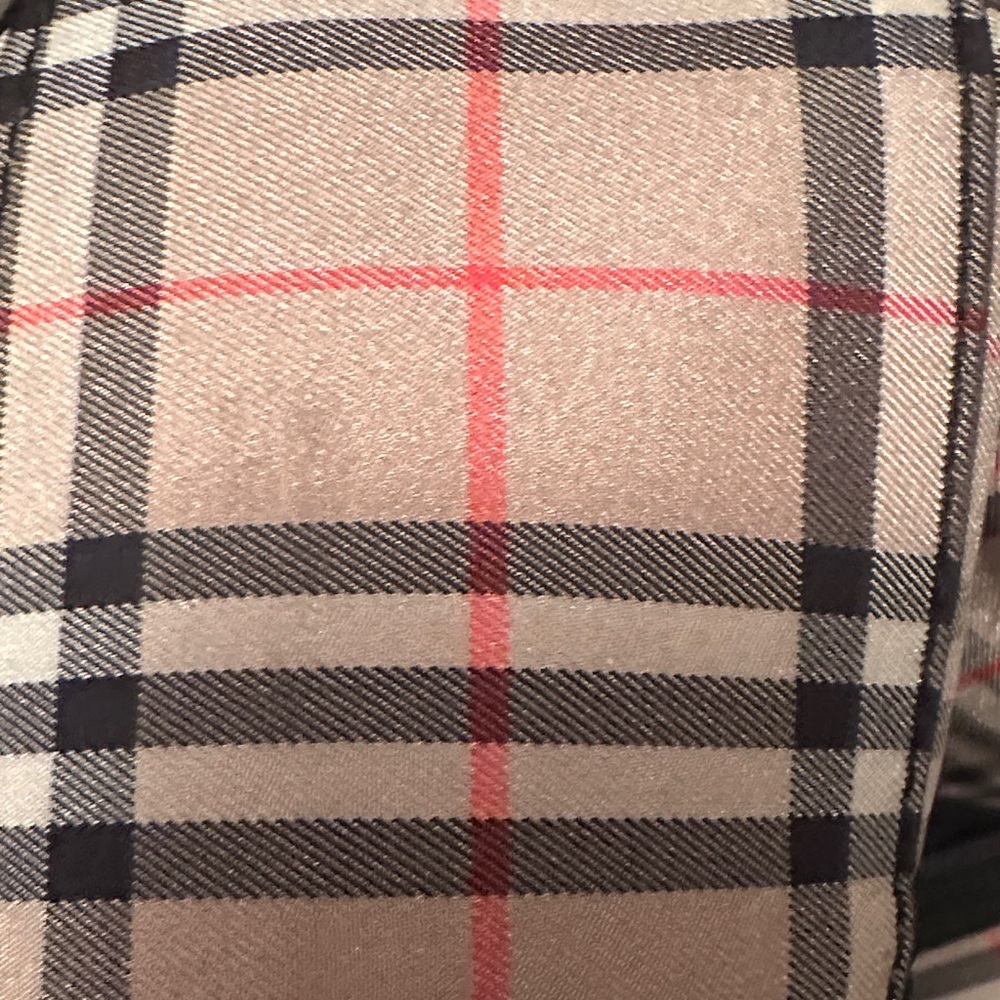 Burberry Beige Plaid Toiletry Bag with Black Trim - Picture 9 of 9